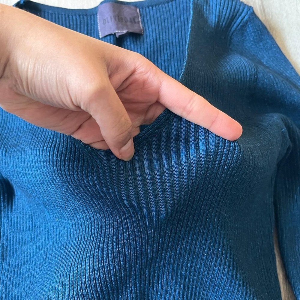 Dark Blue Ribbed V-Neck Sweater - Picture 3 of 4